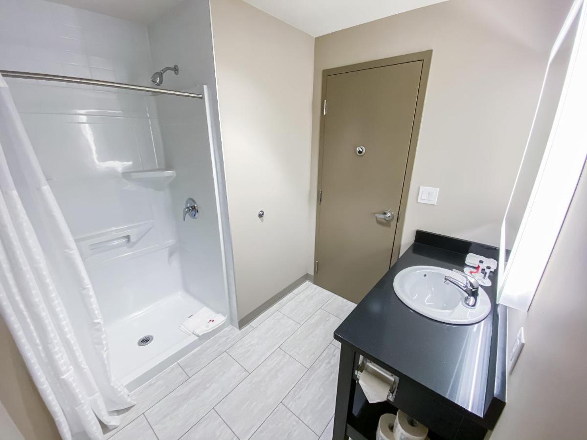 Super 8 By Wyndham Moosonee Hotel Ngoại thất bức ảnh