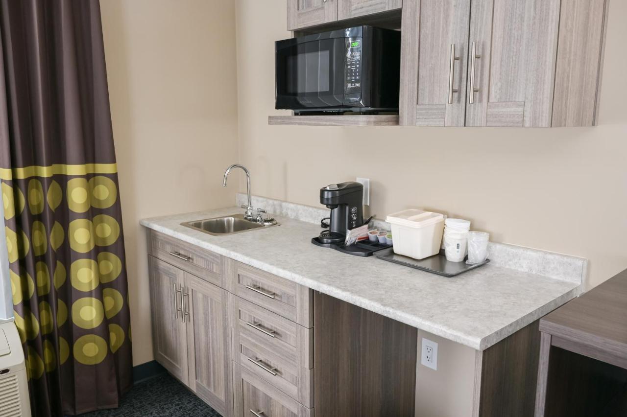 Super 8 By Wyndham Moosonee Hotel Ngoại thất bức ảnh