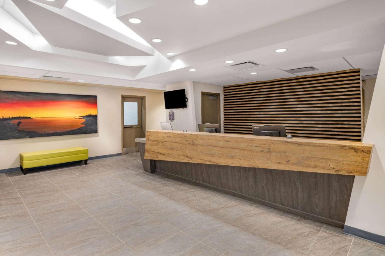 Super 8 By Wyndham Moosonee Hotel Ngoại thất bức ảnh